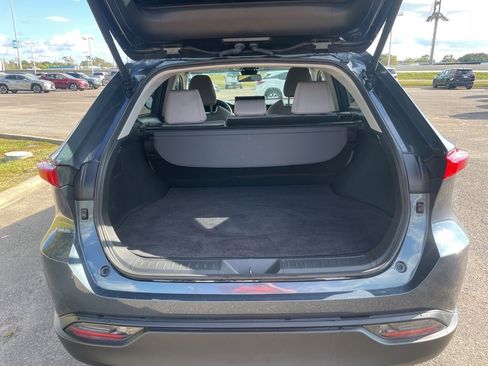 Used 2024 Toyota Venza LE image 13