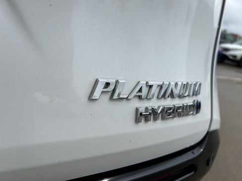 Certified 2023 Toyota Sienna Platinum AWD/4WD image 9