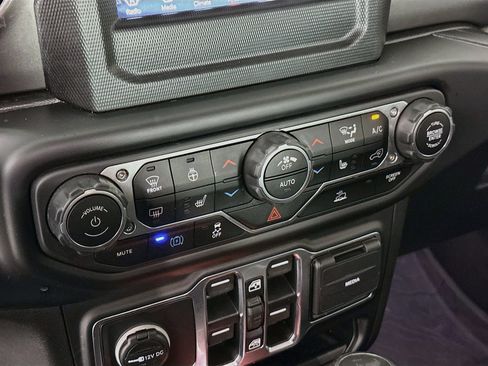 Used 2023 Jeep Wrangler Unlimited w/ Cold Weather Group AWD/4WD image 22