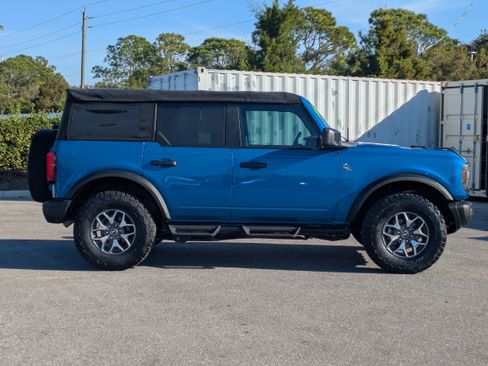 Certified 2023 Ford Bronco Black Diamond image 3