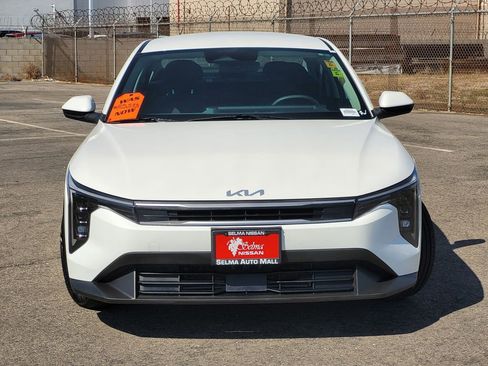 Used 2025 Kia K4 FWD image 3