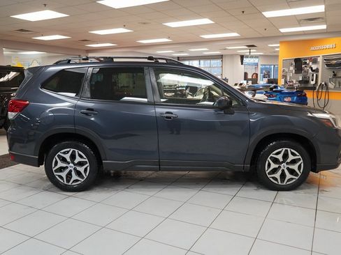 Used 2019 Subaru Forester Premium image 13