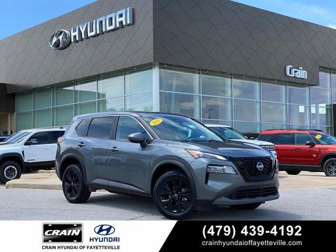 Used 2023 Nissan Rogue SV FWD image 1