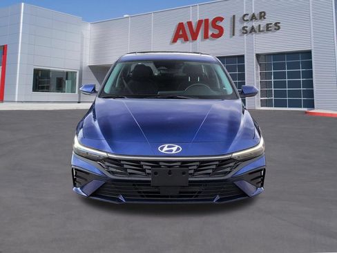 Used 2025 Hyundai Elantra SEL FWD image 2