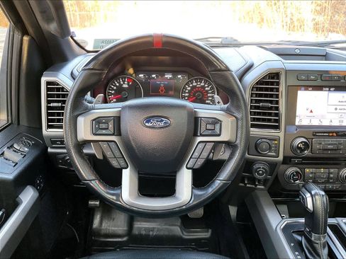 Used 2018 Ford F150 Raptor w/ Equipment Group 802A Luxury image 17