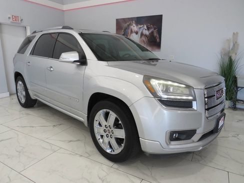 Used 2015 GMC Acadia Denali image 2