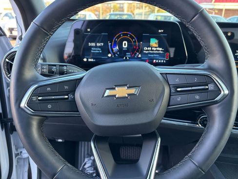 Used 2025 Chevrolet Equinox LT image 27