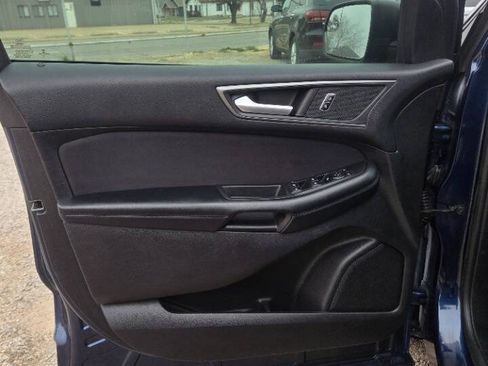 Used 2017 Ford Edge SE w/ Cargo Accessory Package FWD image 14