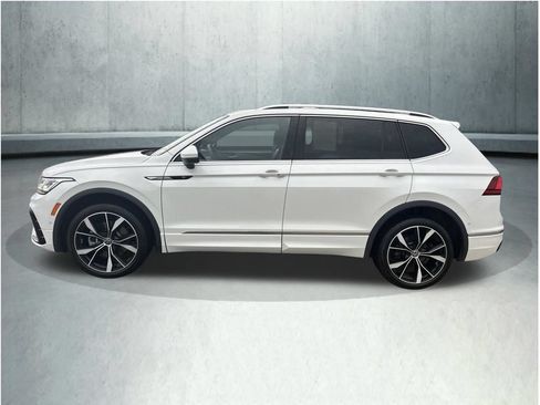 Used 2024 Volkswagen Tiguan SEL R-Line AWD/4WD image 2