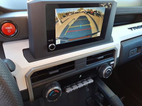 Used 2024 Toyota Tacoma TRD Sport image 36