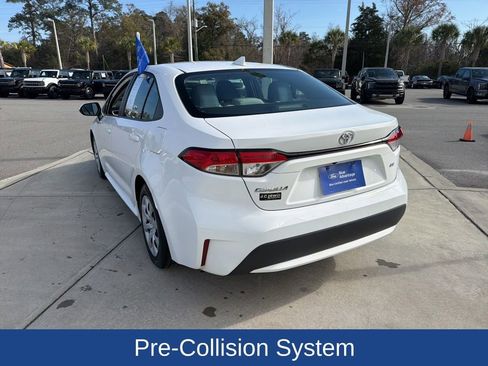 Used 2020 Toyota Corolla LE image 6