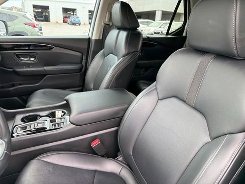 Used 2023 Honda Pilot Touring image 18