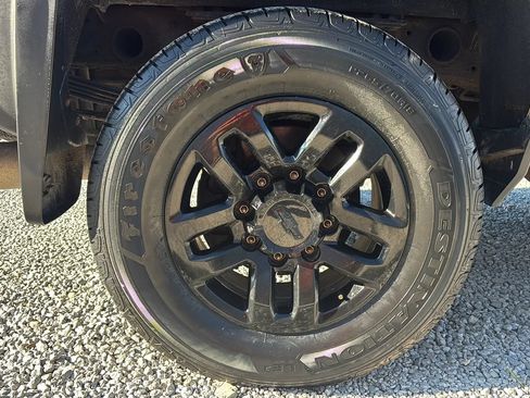 Used 2019 Chevrolet Silverado 2500 LTZ w/ Midnight Edition AWD/4WD image 9