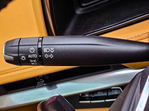 Used 2022 Chevrolet Corvette Stingray Premium Cpe w/ Z51 Performance Package RWD image 20