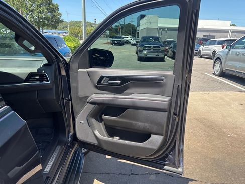 Used 2025 Chevrolet Suburban RST w/ Advanced Technology Package AWD/4WD image 25