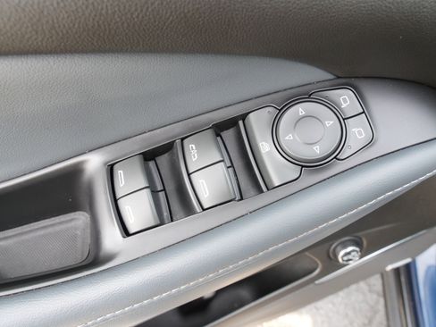 Used 2023 Buick Enclave Essence w/ Experience Buick Package image 19