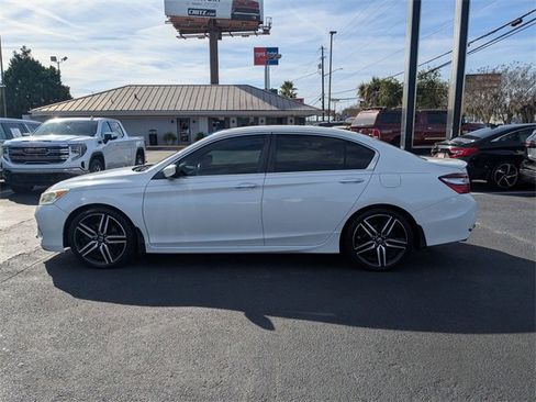 Used 2017 Honda Accord Sport image 7