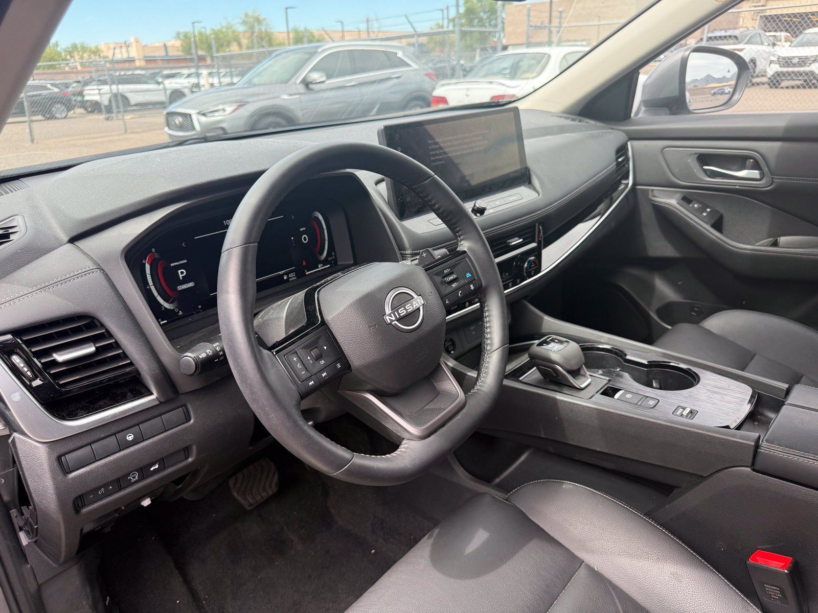 Used 2025 Nissan Rogue SL FWD image 12