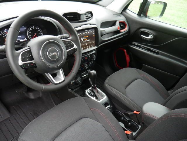 Used 2023 Jeep Renegade Trailhawk w/ Sun/Sound Group AWD/4WD image 15