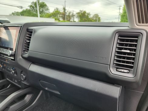 Used 2024 Nissan Frontier S AWD/4WD image 16