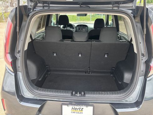 Used 2025 Kia Soul LX w/ LX Technology Package FWD image 29
