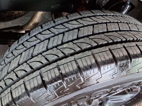 Used 2016 Toyota Tacoma TRD Sport image 9