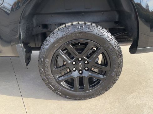 Used 2023 Chevrolet Silverado 1500 LT Trail Boss w/ LPO, Dark Essentials Package image 10