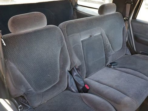 Used 2002 Ford Expedition XLT image 17