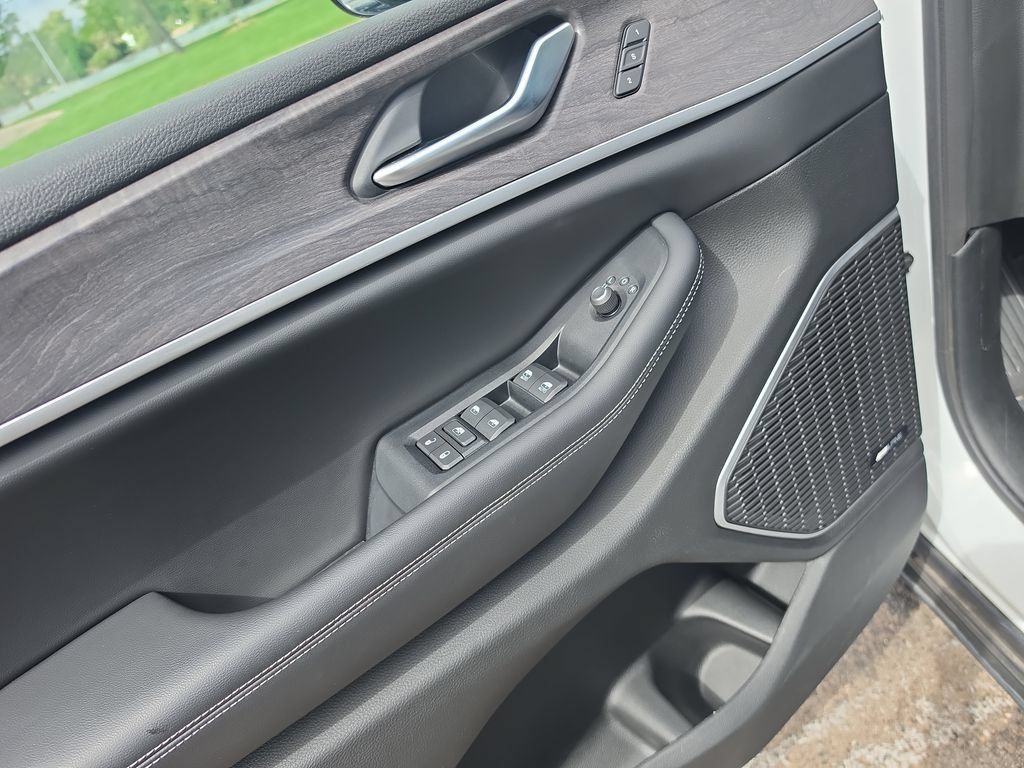 Used 2023 Jeep Grand Cherokee 4WD 4xe w/ Luxury Tech Group II image 13