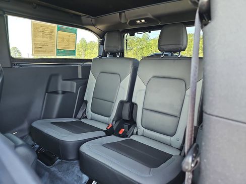 Used 2023 Ford Bronco Black Diamond w/ Sasquatch Package image 19