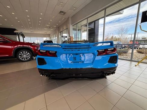 Used 2021 Chevrolet Corvette Stingray Premium Conv w/ Z51 Performance Package RWD image 4