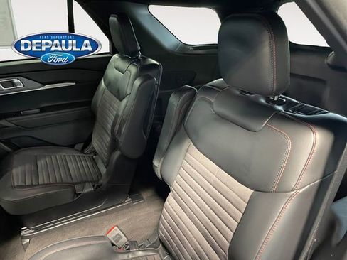 Used 2025 Ford Explorer ST-Line AWD/4WD image 17