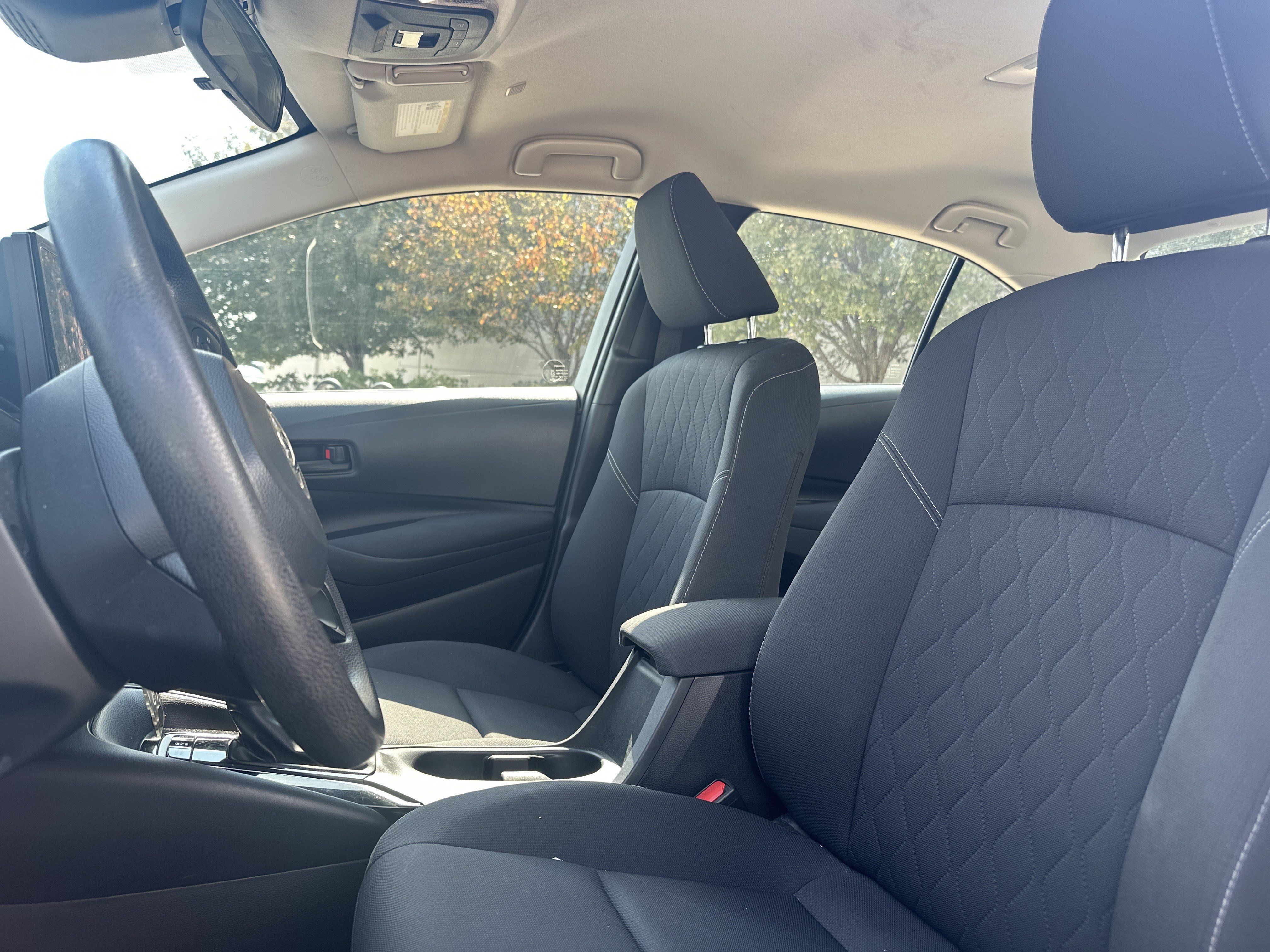 Used 2025 Toyota Corolla LE FWD image 15