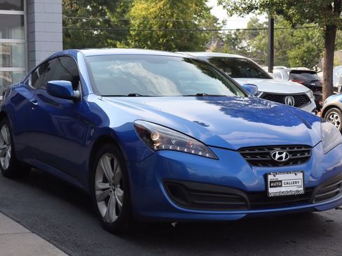 Used 2010 Hyundai Genesis 2.0T image 6