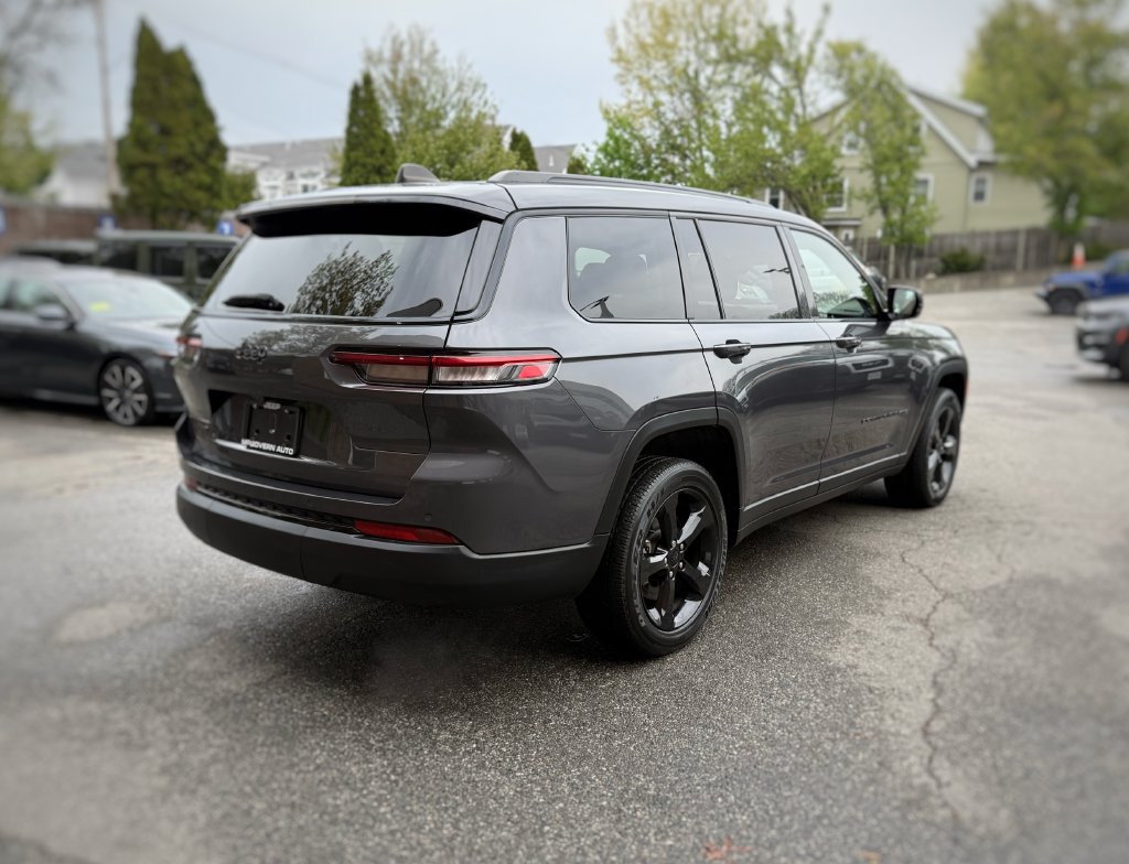 Used 2023 Jeep Grand Cherokee L Laredo AWD/4WD image 8