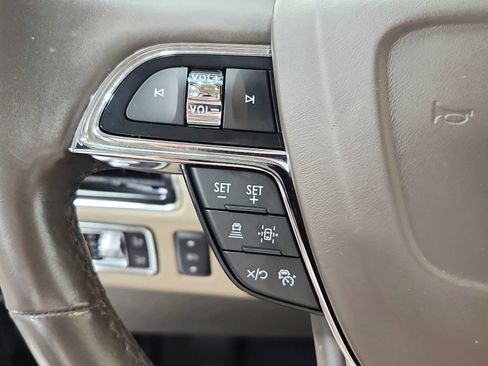 Used 2023 Lincoln Navigator L Reserve AWD/4WD image 27