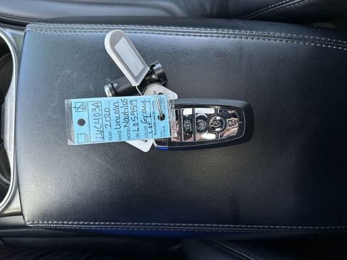 Used 2020 Lincoln Nautilus Reserve w/ Equipment Group 201A image 22