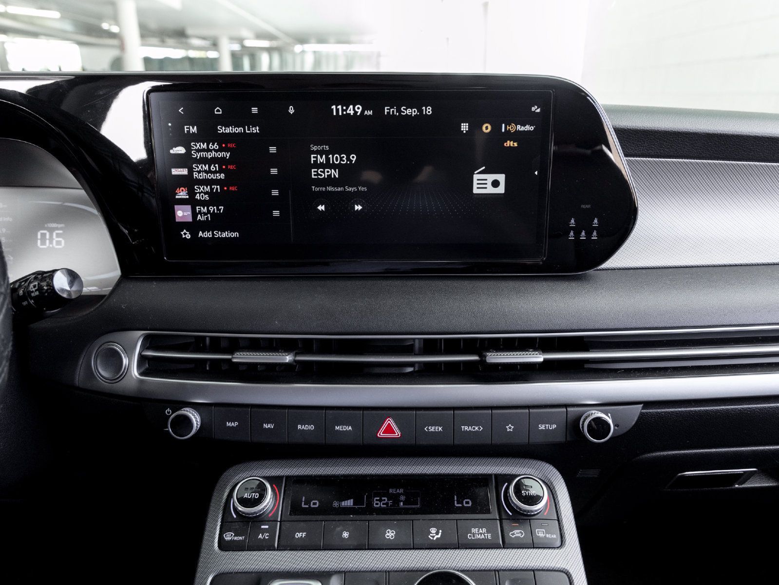 Used 2024 Hyundai Palisade SEL FWD image 16