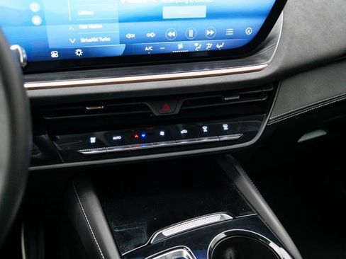 Used 2025 Buick Envision Sport Touring image 29