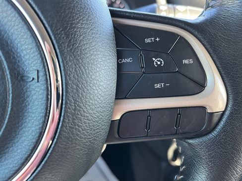 Used 2017 Jeep Renegade Trailhawk image 20