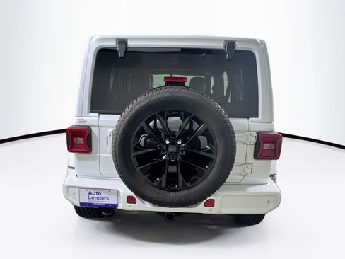 Used 2021 Jeep Wrangler Unlimited Sahara AWD/4WD image 6