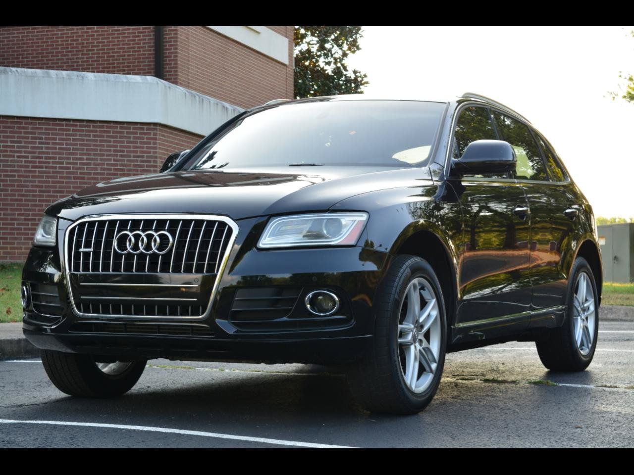 Used 2016 Audi Q5 2.0T Premium Plus w/ Technology Package AWD/4WD image 1