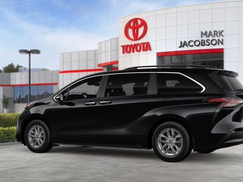 New 2026 Toyota Sienna XLE image 27