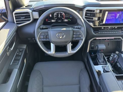 Used 2025 Toyota Sequoia SR5 image 29