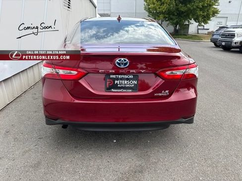 Used 2020 Toyota Camry LE FWD image 5