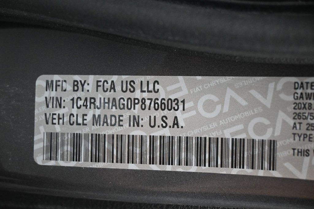 Used 2023 Jeep Grand Cherokee Altitude AWD/4WD image 9