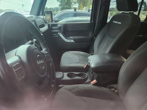 Used 2017 Jeep Wrangler Unlimited Rubicon w/ Connectivity Group AWD/4WD image 24