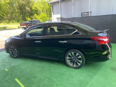 Used 2018 Nissan Sentra SR w/ Premium Package (P02) FWD image 6