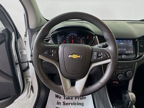 Used 2018 Chevrolet Trax LT w/ LT Convenience Package AWD/4WD image 13