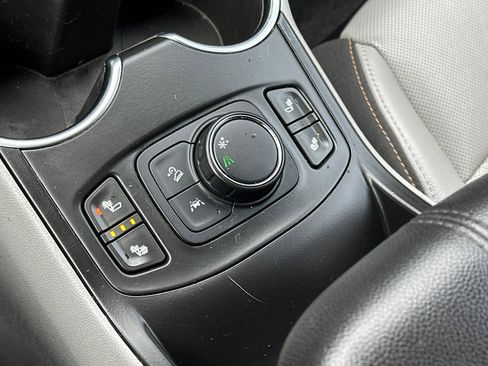 Used 2018 GMC Terrain SLT w/ Preferred Package image 18